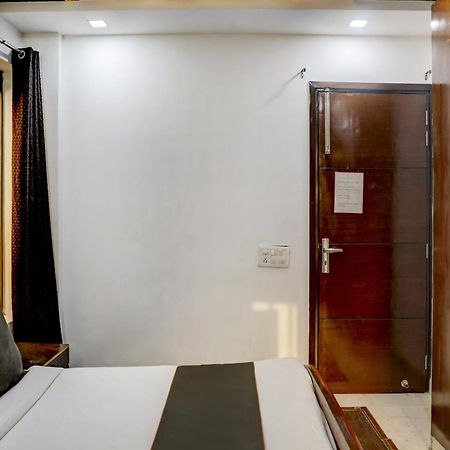 Collection O R S Villa Near Lotus Temple Ню Делхи Екстериор снимка