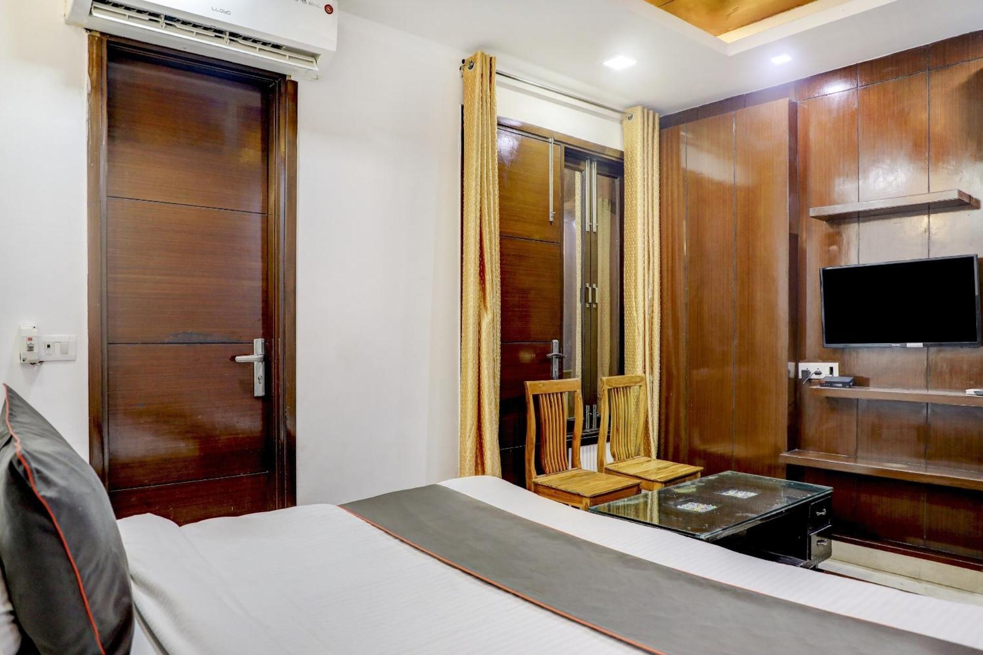Collection O R S Villa Near Lotus Temple Ню Делхи Екстериор снимка