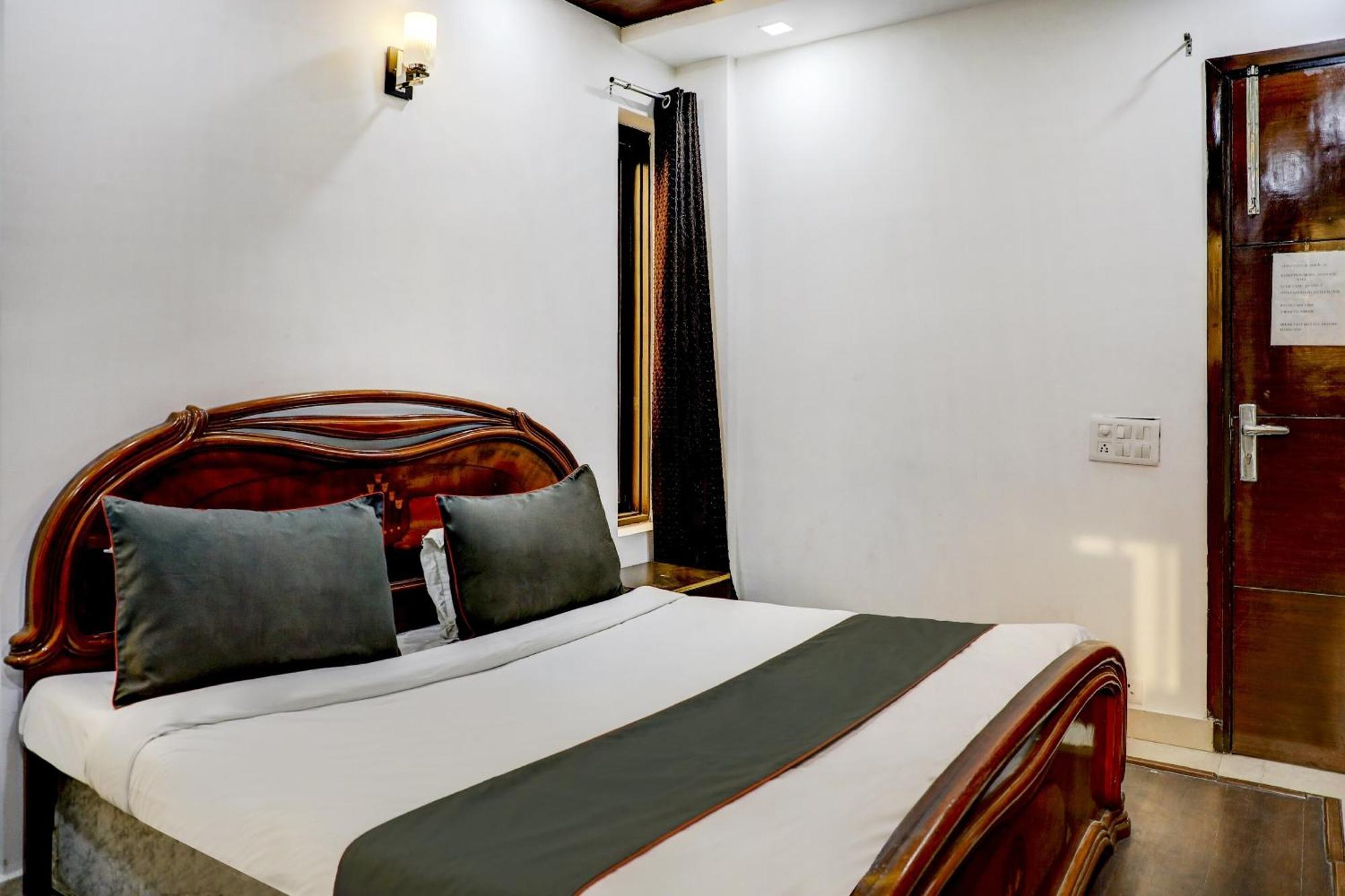 Collection O R S Villa Near Lotus Temple Ню Делхи Екстериор снимка